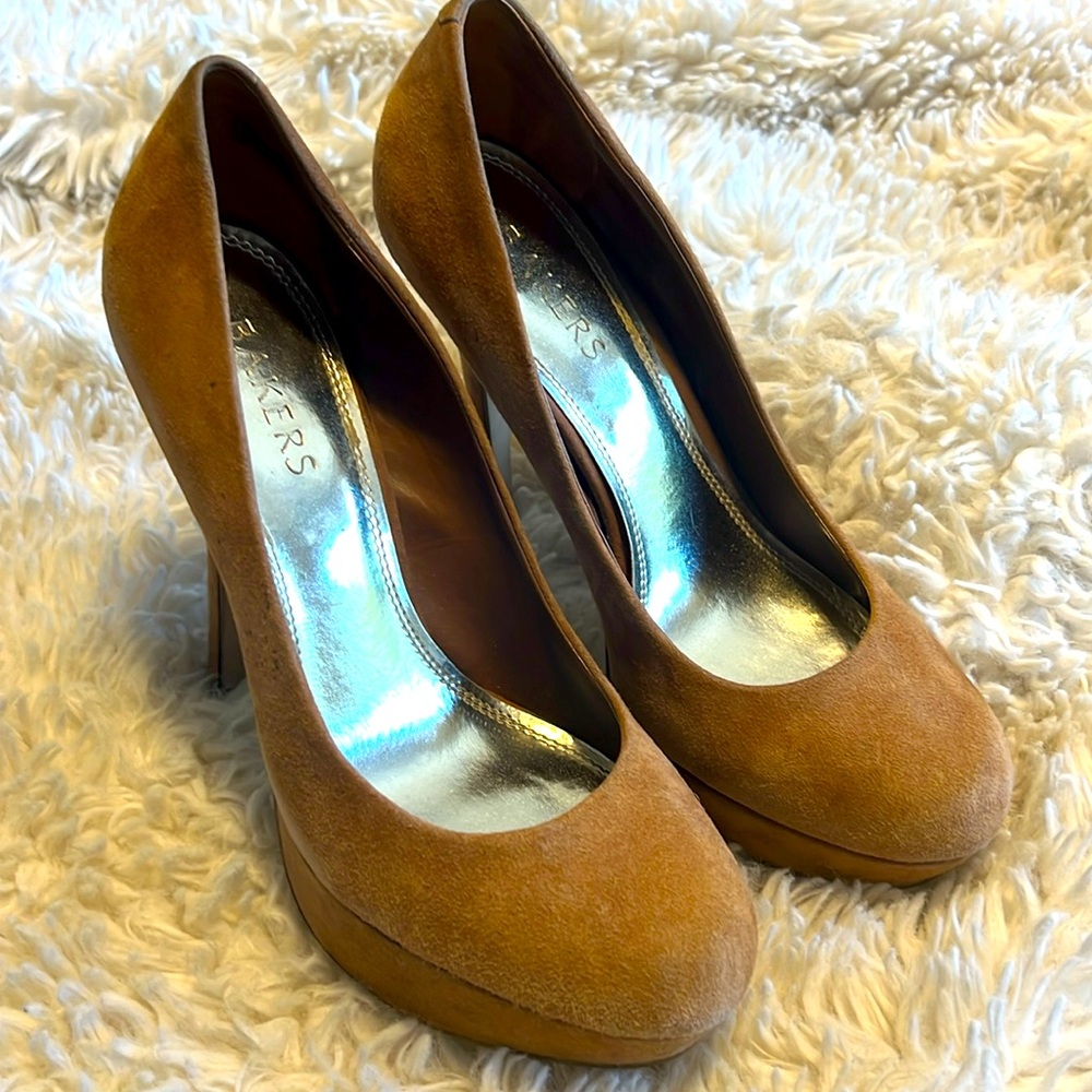 Bakers Melina stiletto 7.5 suede leather upper tan/camel color